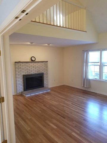 24 Washington Green 24, Walpole, MA 02032