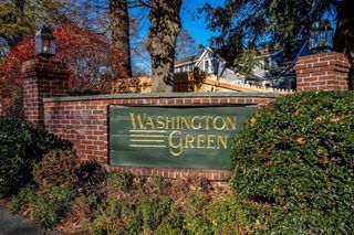24 Washington Green 24, Walpole, MA 02032