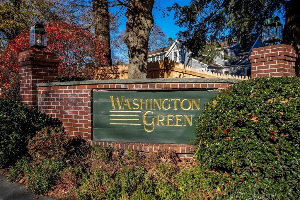 24 Washington Green 24, Walpole, MA 02032