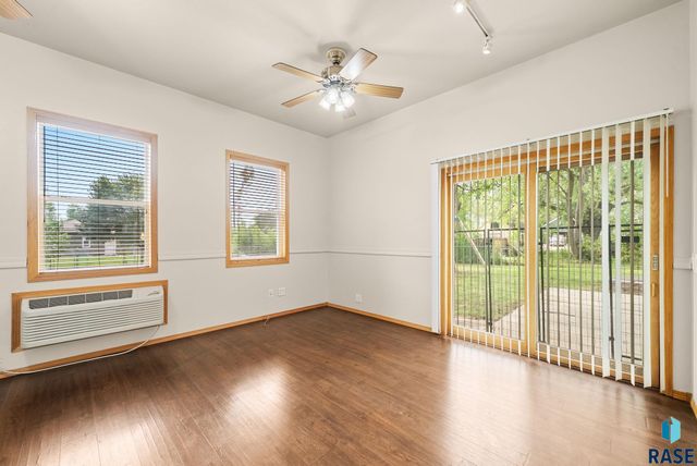 503 E Willow St Street, Harrisburg, SD 57032