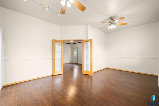 503 E Willow St Street, Harrisburg, SD 57032