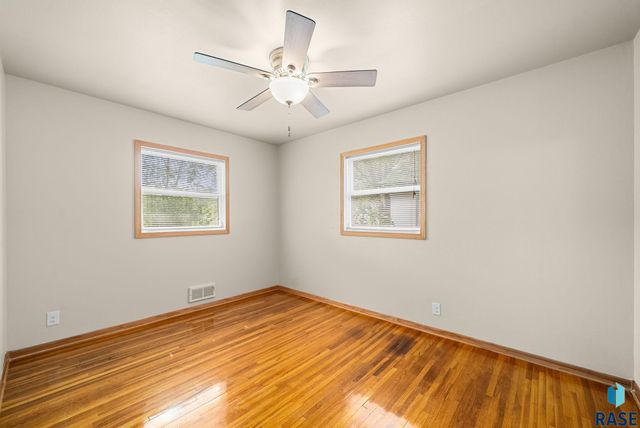 503 E Willow St Street, Harrisburg, SD 57032