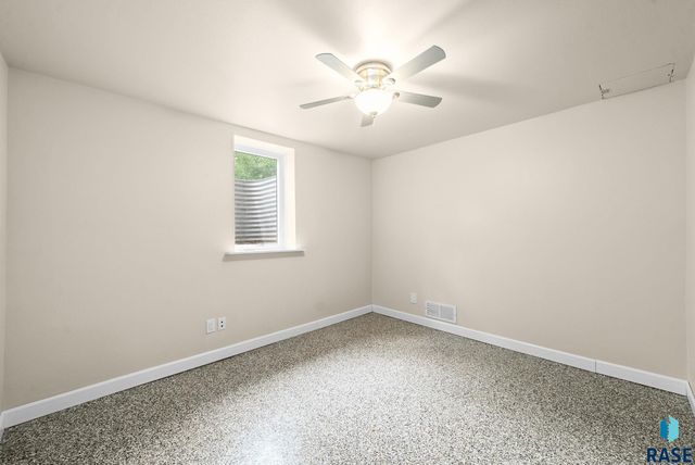 503 E Willow St Street, Harrisburg, SD 57032