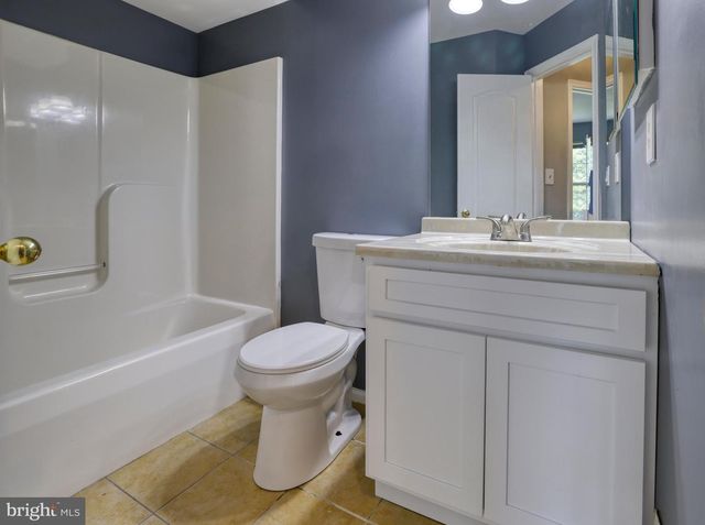 30 FLAXLEAF CT, Baltimore, MD 21221