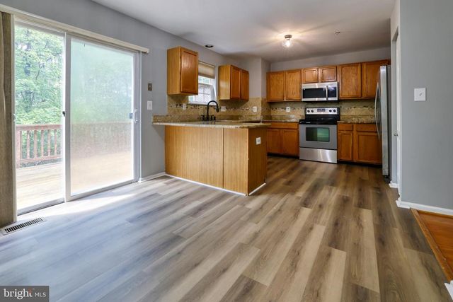 30 FLAXLEAF CT, Baltimore, MD 21221