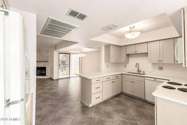 9550 N 94TH Place 117, Scottsdale, AZ 85258