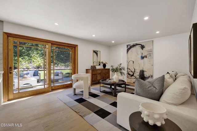 22460 Cairnloch Street, Calabasas, CA 91302