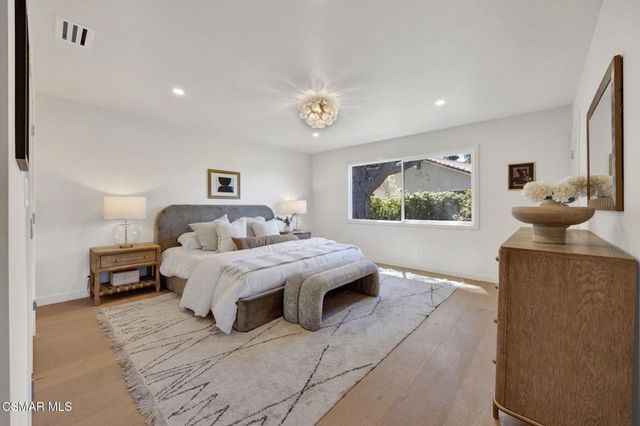 22460 Cairnloch Street, Calabasas, CA 91302
