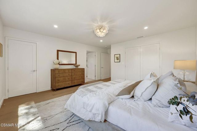 22460 Cairnloch Street, Calabasas, CA 91302