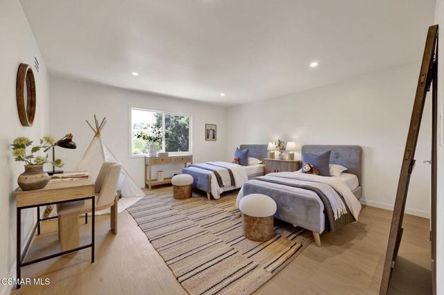 22460 Cairnloch Street, Calabasas, CA 91302