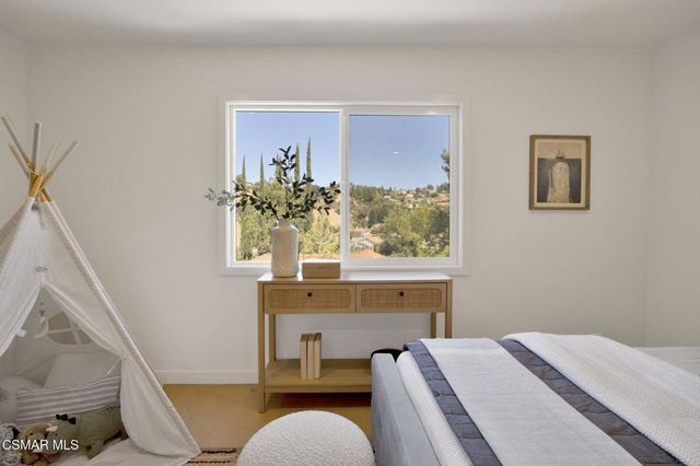 22460 Cairnloch Street, Calabasas, CA 91302