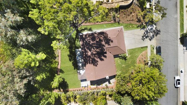 22460 Cairnloch Street, Calabasas, CA 91302