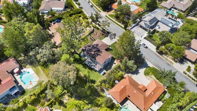 22460 Cairnloch Street, Calabasas, CA 91302