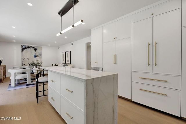 22460 Cairnloch Street, Calabasas, CA 91302