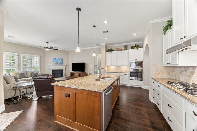 11 Willow Tree Court, Missouri City, TX 77459