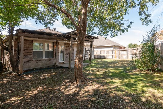 16424 Cowboy Trail, Fort Worth, TX 76247