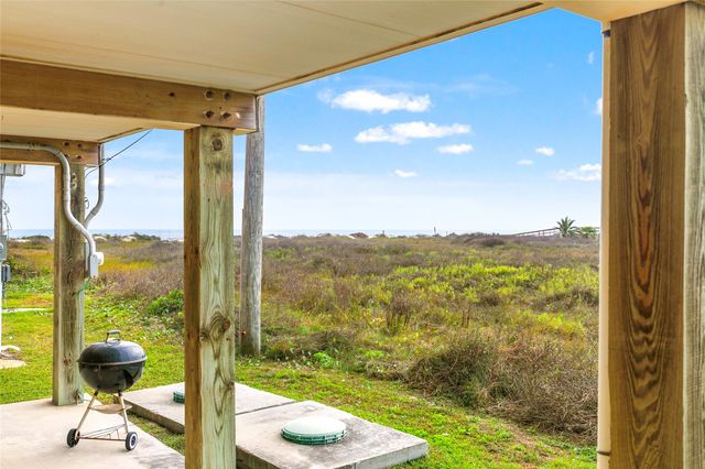 113 Mar Vista Court, Surfside Beach, TX 77541