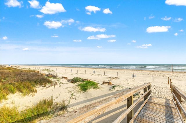 113 Mar Vista Court, Surfside Beach, TX 77541