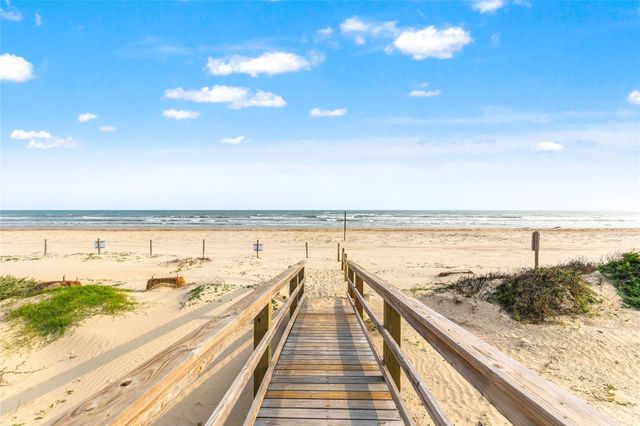 113 Mar Vista Court, Surfside Beach, TX 77541