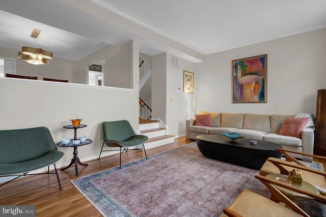 5934 MUNSON CT, Falls Church, VA 22041