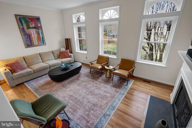 5934 MUNSON CT, Falls Church, VA 22041