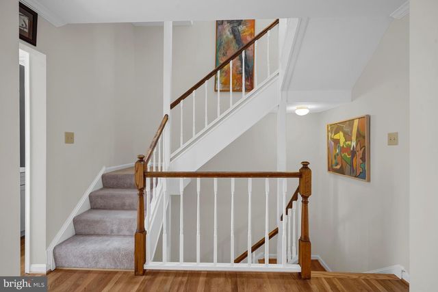 5934 MUNSON CT, Falls Church, VA 22041