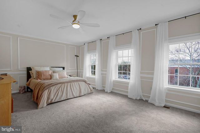 5934 MUNSON CT, Falls Church, VA 22041