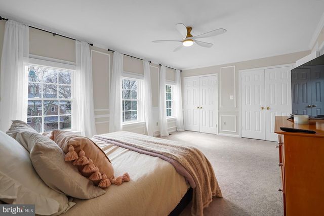 5934 MUNSON CT, Falls Church, VA 22041