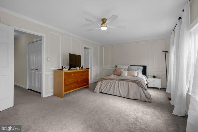 5934 MUNSON CT, Falls Church, VA 22041