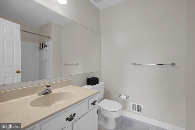 5934 MUNSON CT, Falls Church, VA 22041