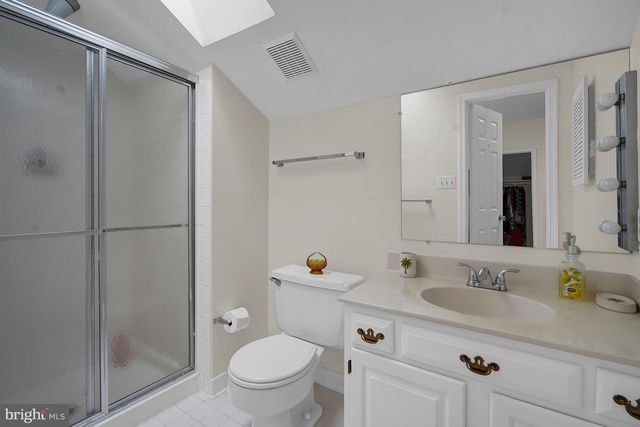 5934 MUNSON CT, Falls Church, VA 22041