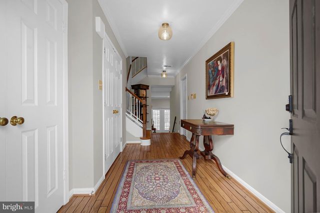 5934 MUNSON CT, Falls Church, VA 22041