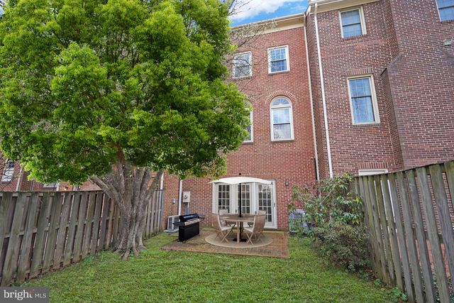 5934 MUNSON CT, Falls Church, VA 22041