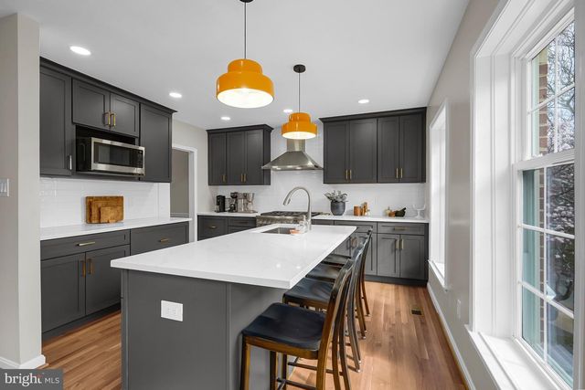 5934 MUNSON CT, Falls Church, VA 22041