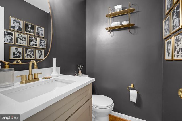 5934 MUNSON CT, Falls Church, VA 22041