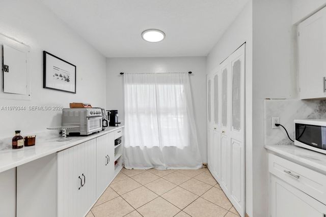 4550 NW 18th Avenue 206, Deerfield Beach, FL 33064