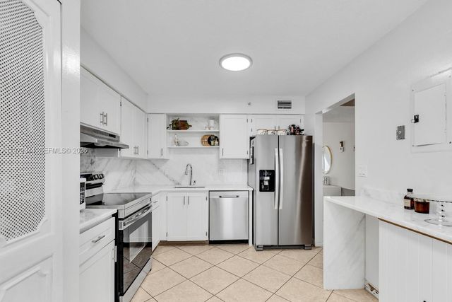 4550 NW 18th Avenue 206, Deerfield Beach, FL 33064
