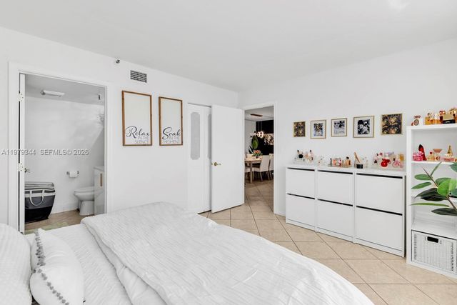4550 NW 18th Avenue 206, Deerfield Beach, FL 33064