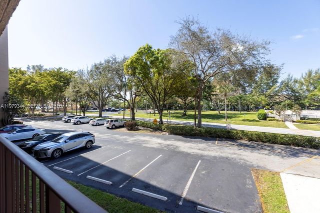 4550 NW 18th Avenue 206, Deerfield Beach, FL 33064