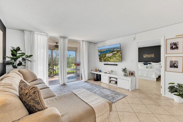 4550 NW 18th Avenue 206, Deerfield Beach, FL 33064