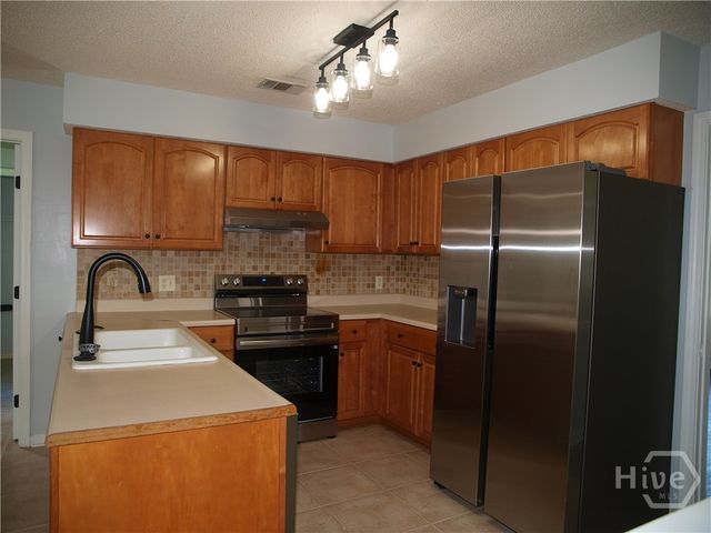 65 Shady Hill Circle, Richmond Hill, GA 31324