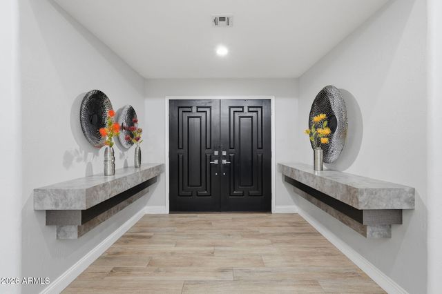 6322 N 19TH Street, Phoenix, AZ 85016