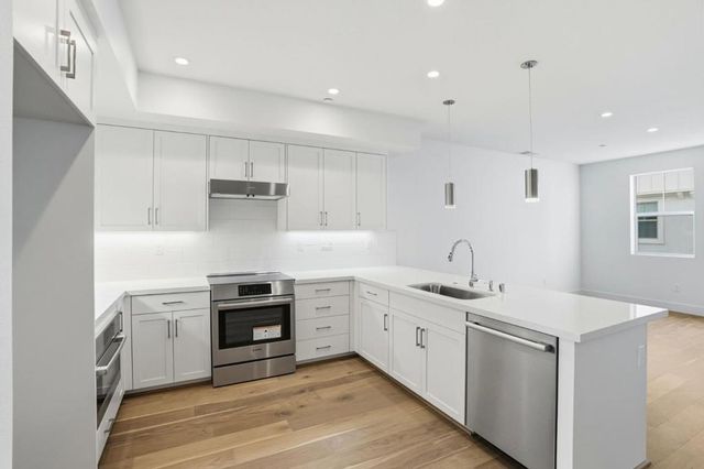 2737 Oak Road, Walnut Creek, CA 94597