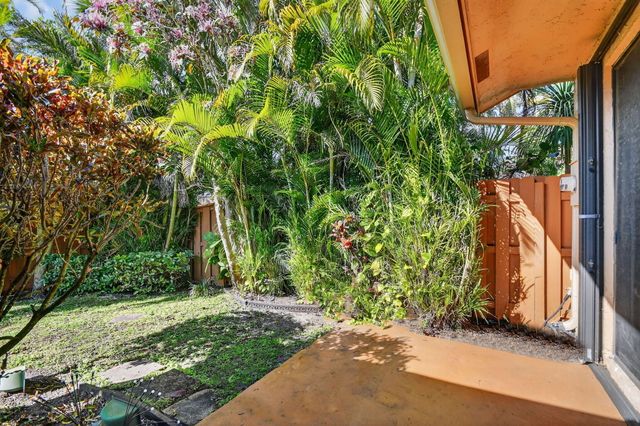 5373 Stonybrook Lane, Boynton Beach, FL 33437