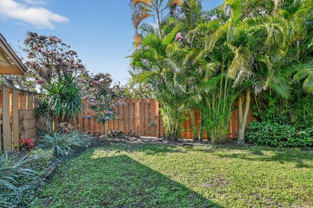 5373 Stonybrook Lane, Boynton Beach, FL 33437