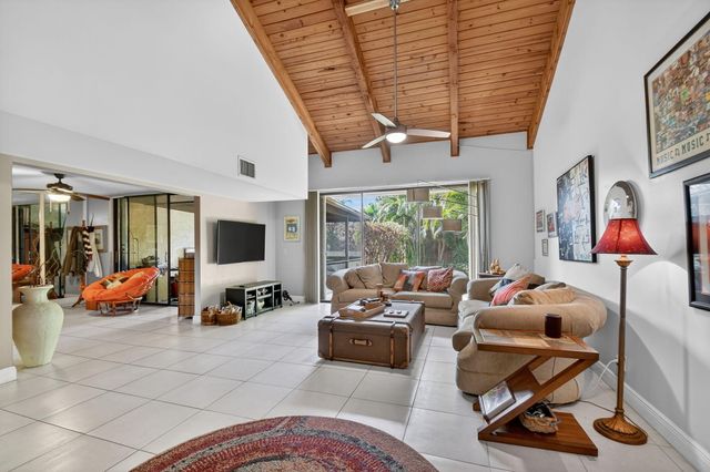 5373 Stonybrook Lane, Boynton Beach, FL 33437