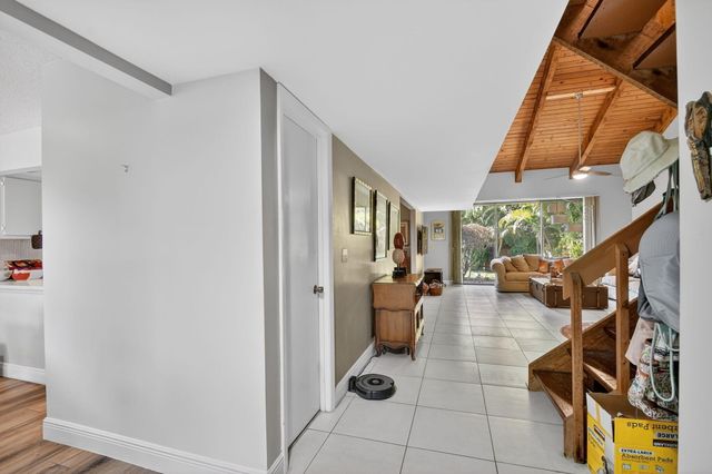 5373 Stonybrook Lane, Boynton Beach, FL 33437