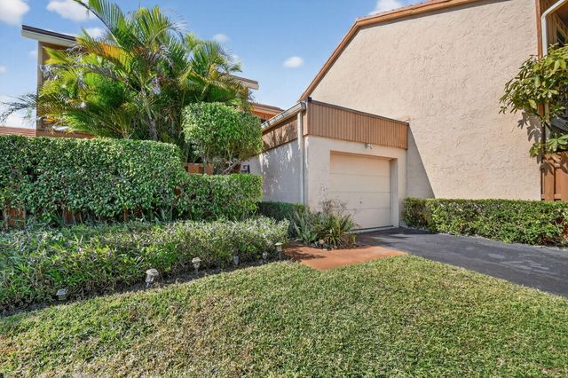 5373 Stonybrook Lane, Boynton Beach, FL 33437