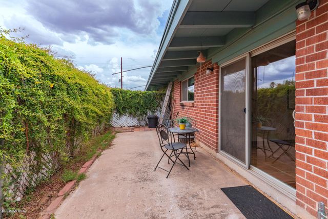 2121 N Country Club Rd Apt 9, Tucson, AZ 85716