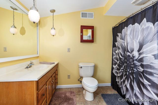 420 Riverside Drive, Portland, MI 48875